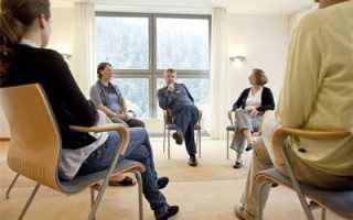 Привычка крутить волосы на палец у взрослых и детей: психология, примета